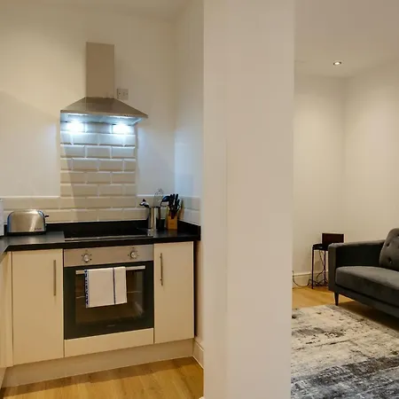 Charles Hope Swindon Apartment Exterior photo