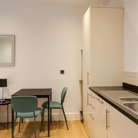 Charles Hope Swindon Apartment Exterior photo