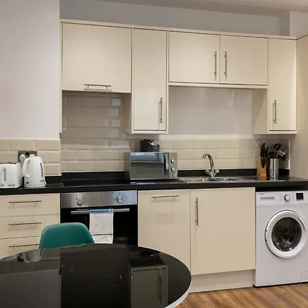 Charles Hope Swindon Apartment Exterior photo
