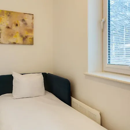 Charles Hope Swindon Apartment Exterior photo