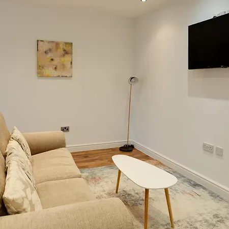 Charles Hope Swindon Apartment Exterior photo