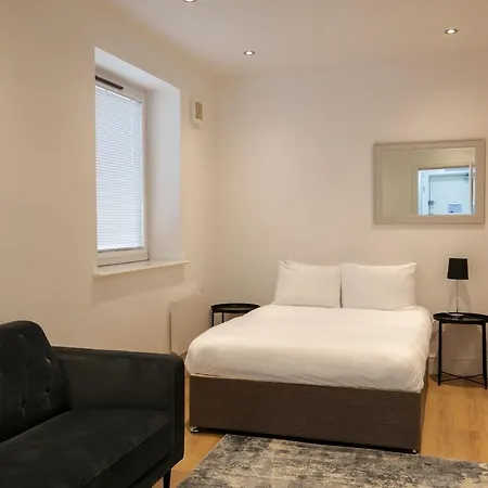 Charles Hope Swindon Apartment Exterior photo