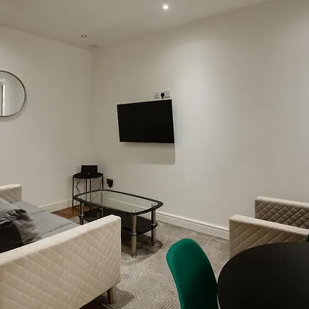 Charles Hope Swindon Apartment Exterior photo