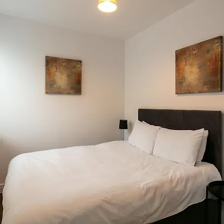 Charles Hope Swindon Apartment Exterior photo