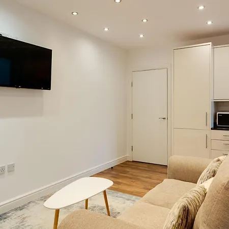Charles Hope Swindon Apartment Exterior photo