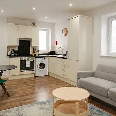 Charles Hope Swindon Apartment Exterior photo